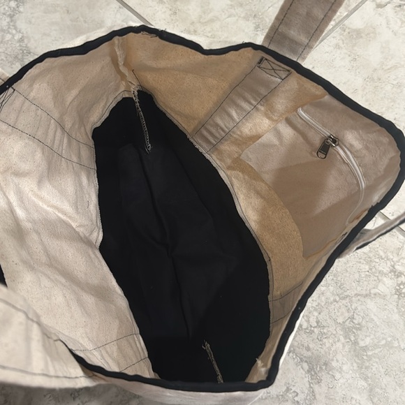 New 311 Unity Tour Tote - Picture 3 of 3